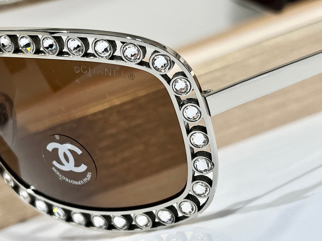 '- CHANEL Shield Sunglasses A71558🖤 - buyonlinebehappy