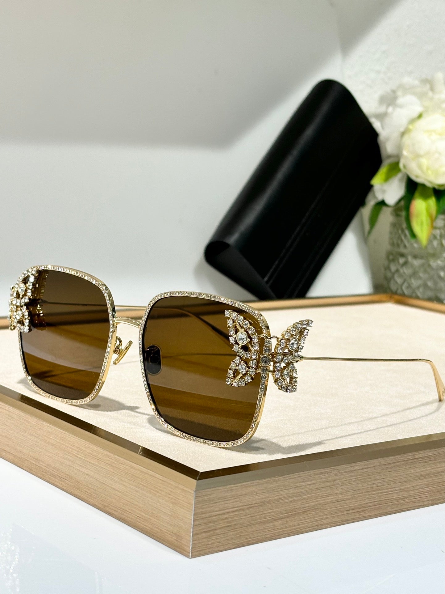 '- DIOR DiorFantastica S1U Square Sunglasses with Swarovski® Crystals 💎 - buyonlinebehappy