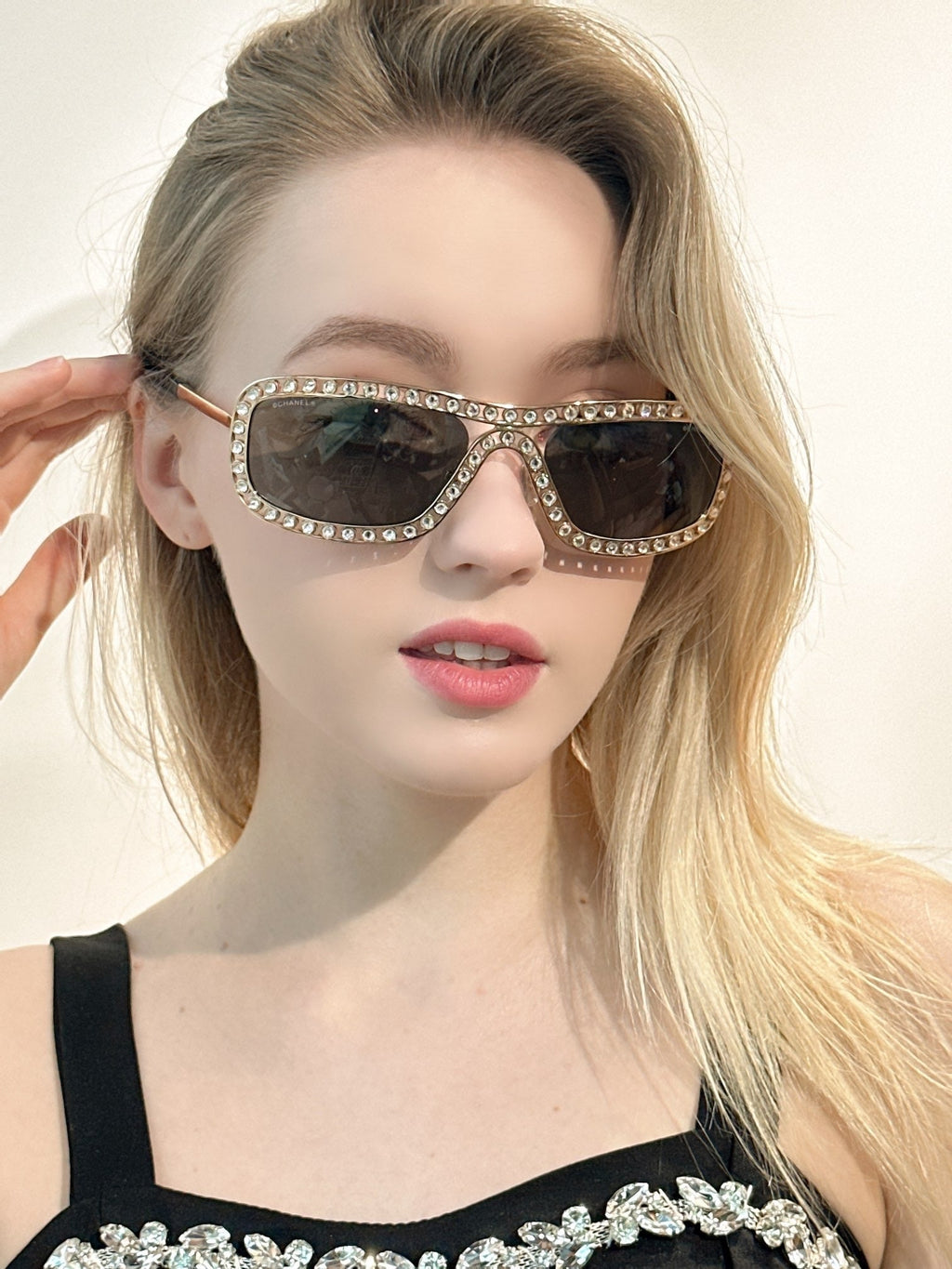 '- CHANEL Shield Sunglasses A71558🖤 - buyonlinebehappy