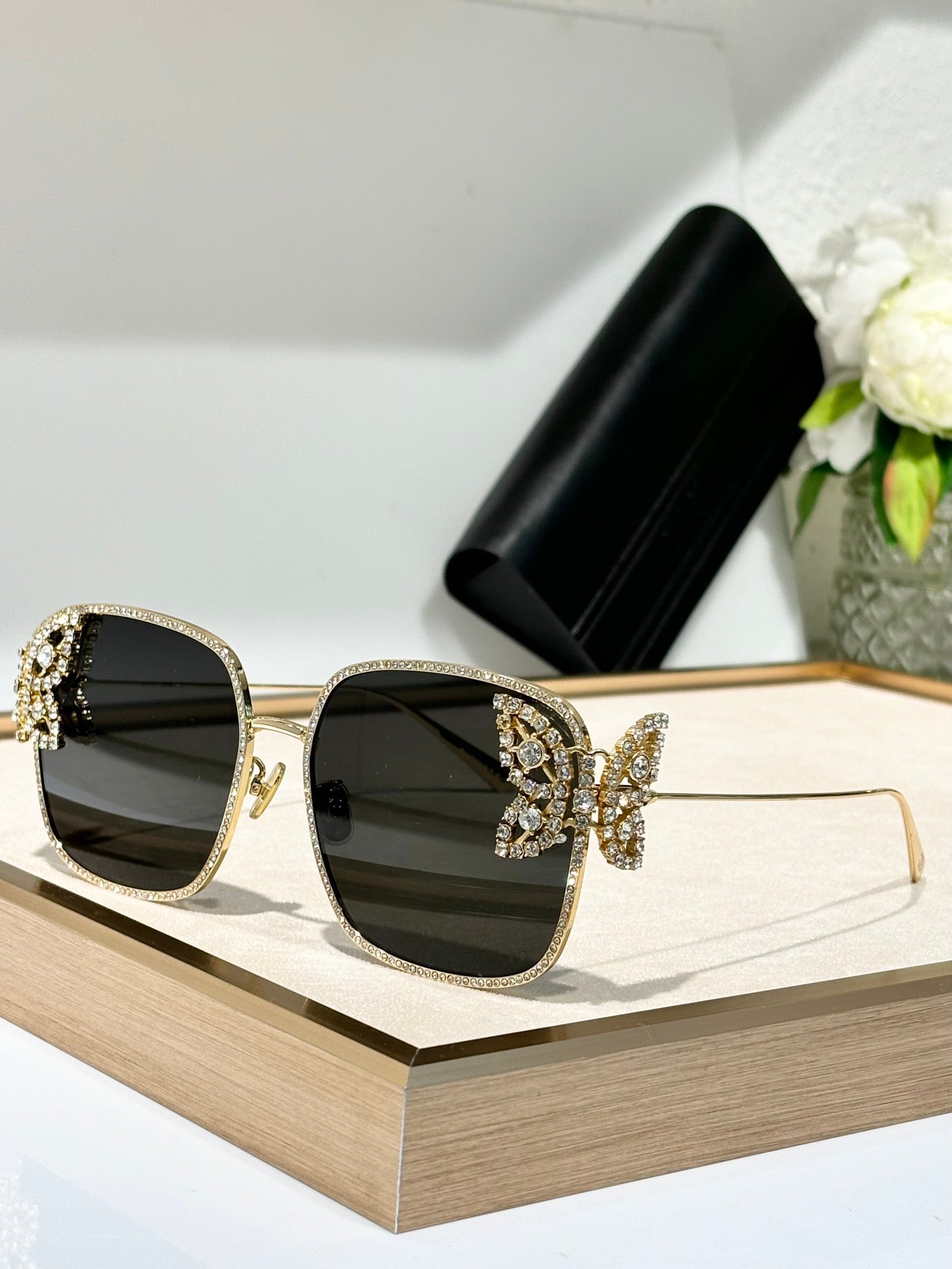 '- DIOR DiorFantastica S1U Square Sunglasses with Swarovski® Crystals 💎 - buyonlinebehappy