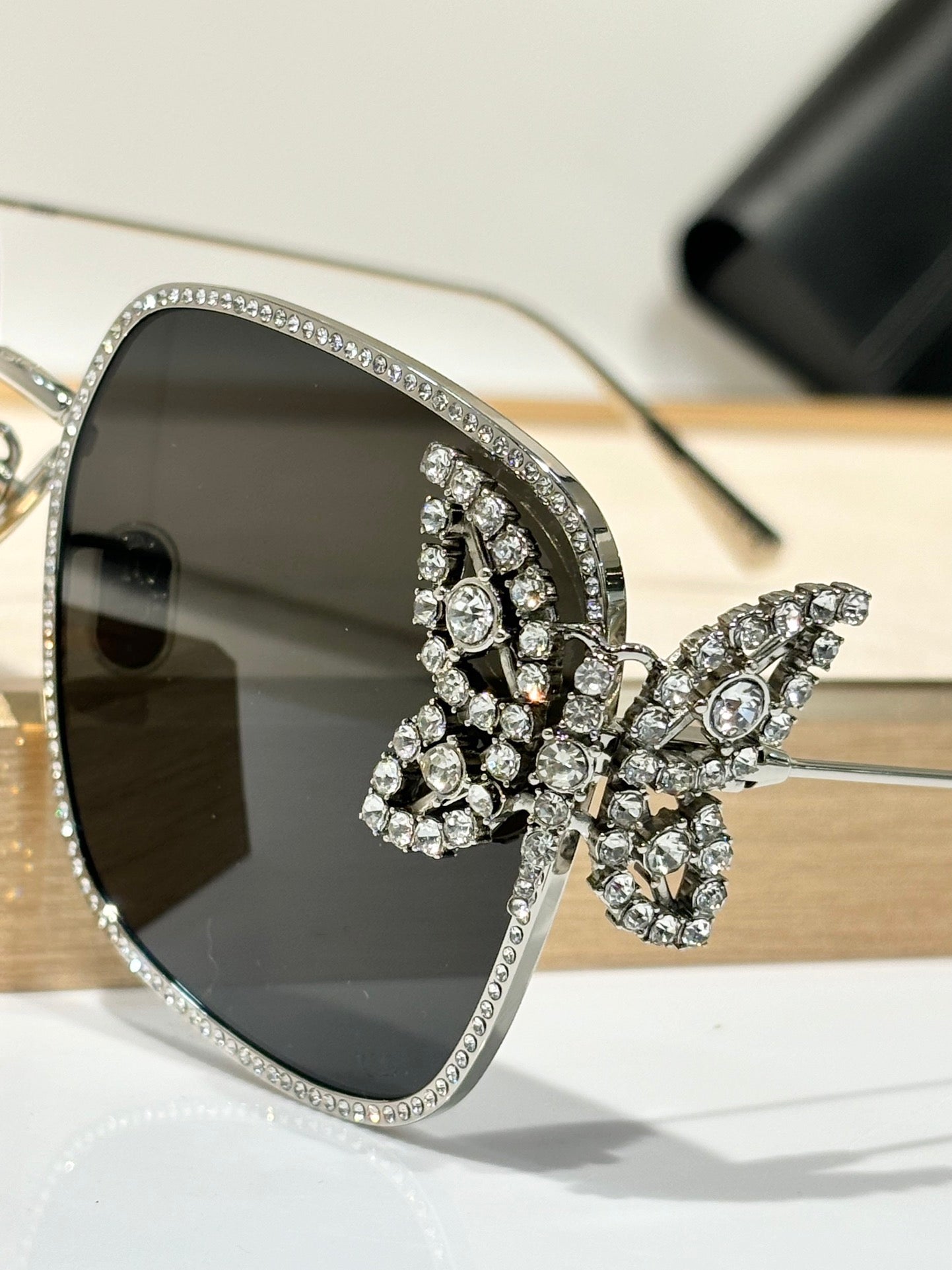 '- DIOR DiorFantastica S1U Square Sunglasses with Swarovski® Crystals 💎 - buyonlinebehappy