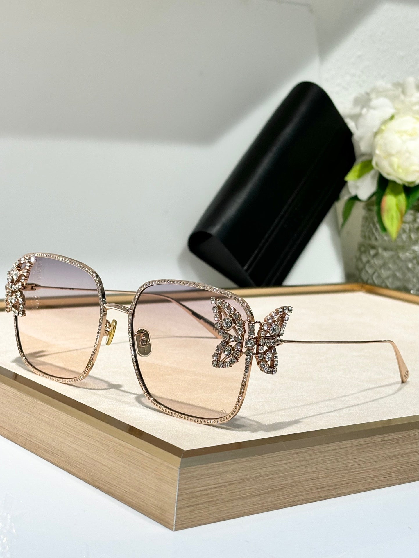 '- DIOR DiorFantastica S1U Square Sunglasses with Swarovski® Crystals 💎 - buyonlinebehappy