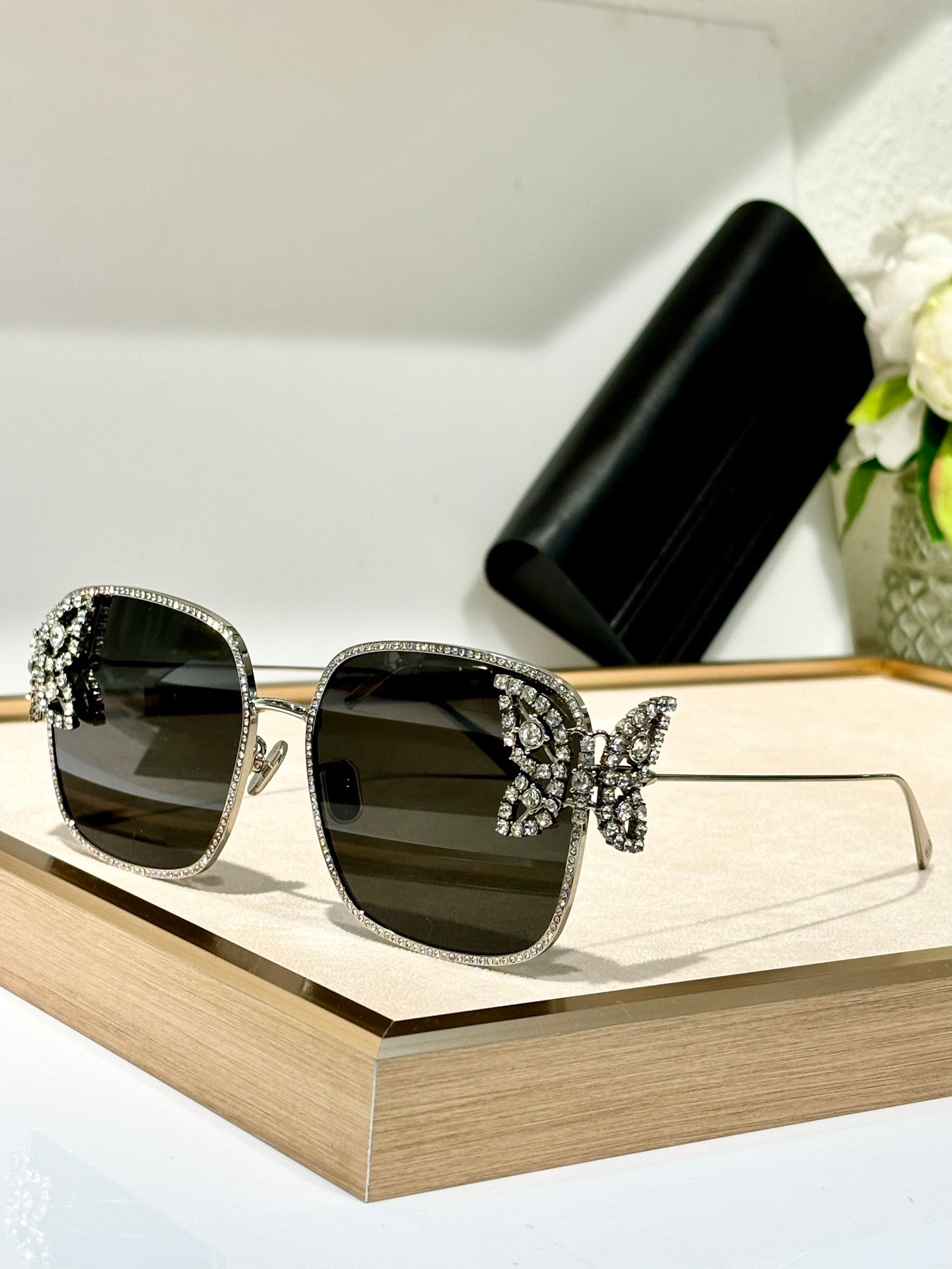 '- DIOR DiorFantastica S1U Square Sunglasses with Swarovski® Crystals 💎 - buyonlinebehappy