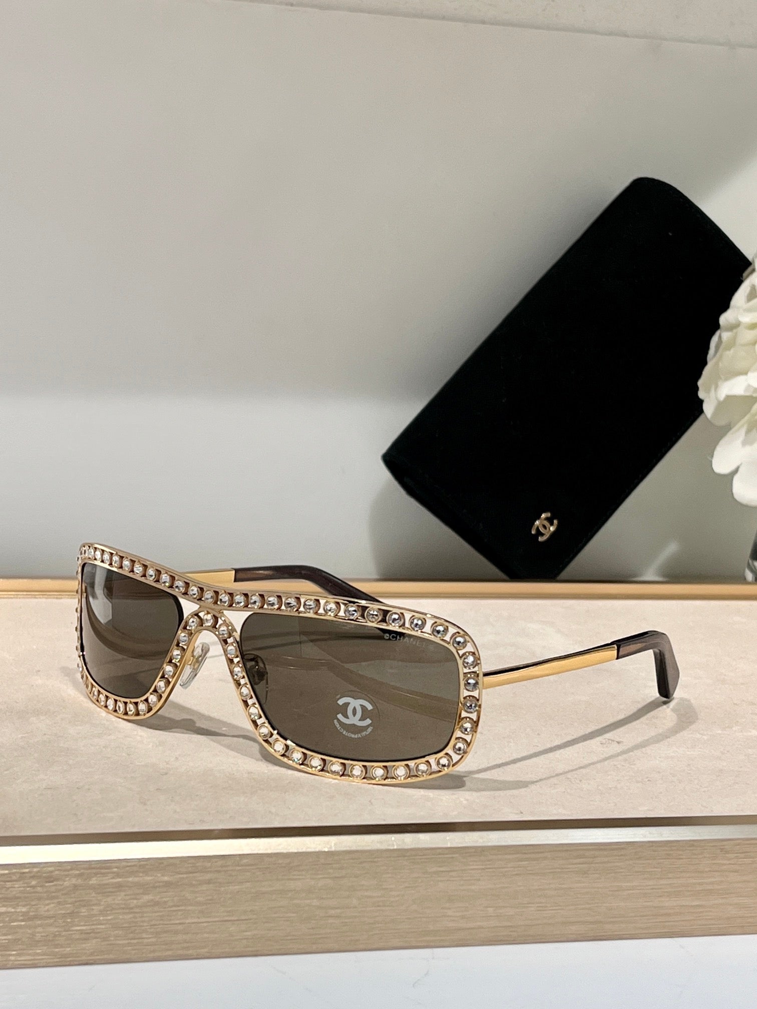 '- CHANEL Shield Sunglasses A71558🖤 - buyonlinebehappy