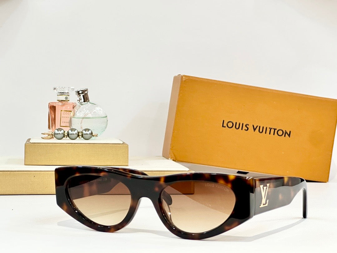 Louis Vuitton Z2181U LV Clash Round Cat Eye Sunglasses ✨