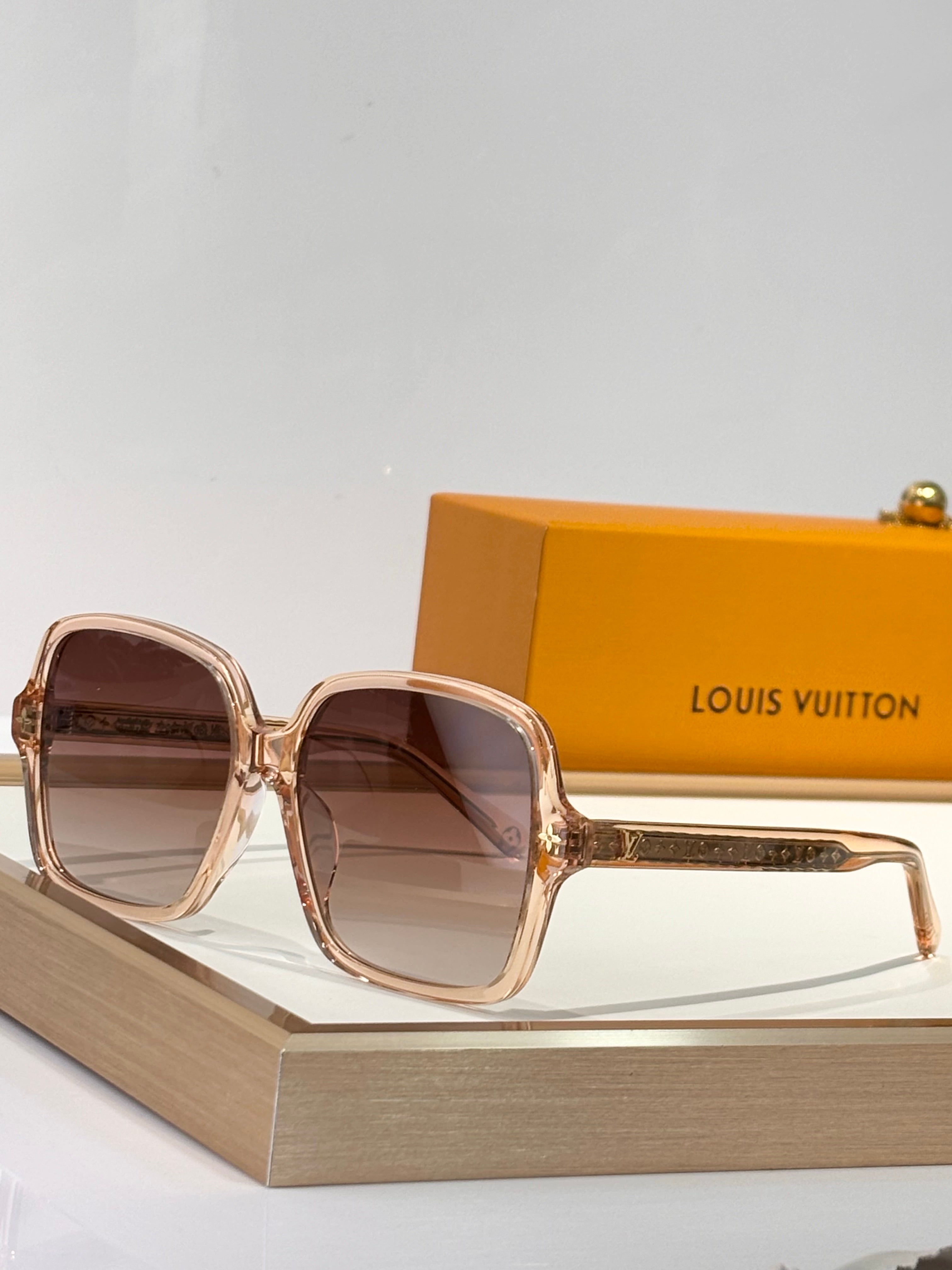Louis Vuitton Z2917W LV Aura Square Sunglasses   ✨