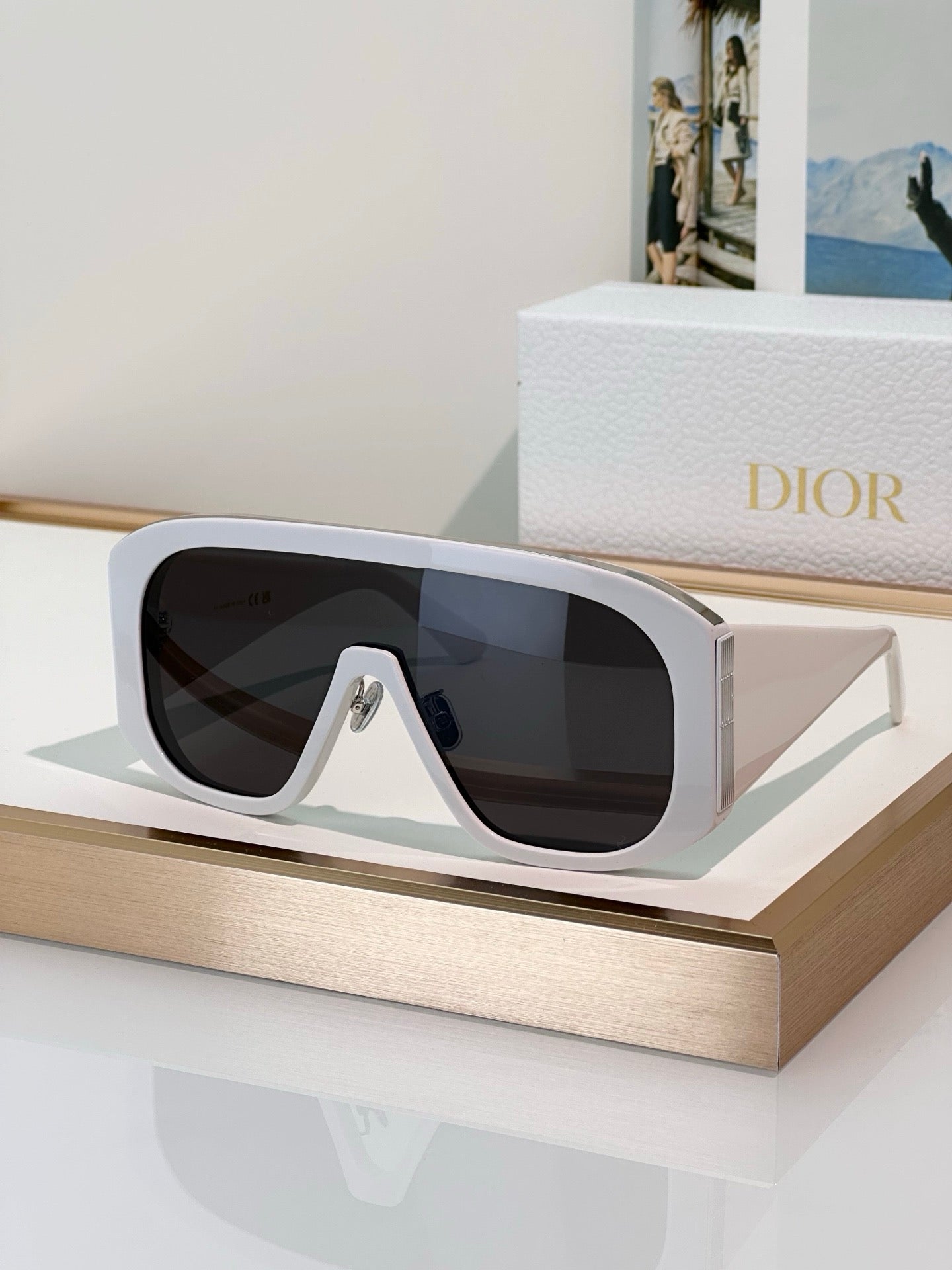 DIOR DiorGraphique M2U Shield Sunglasses ✨