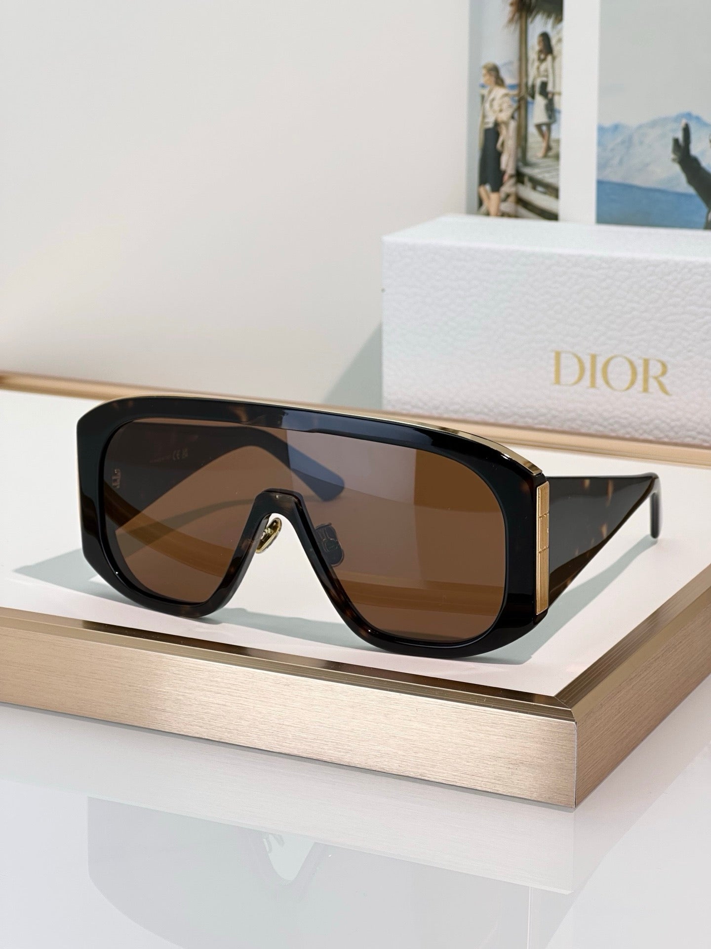 DIOR DiorGraphique M2U Shield Sunglasses ✨