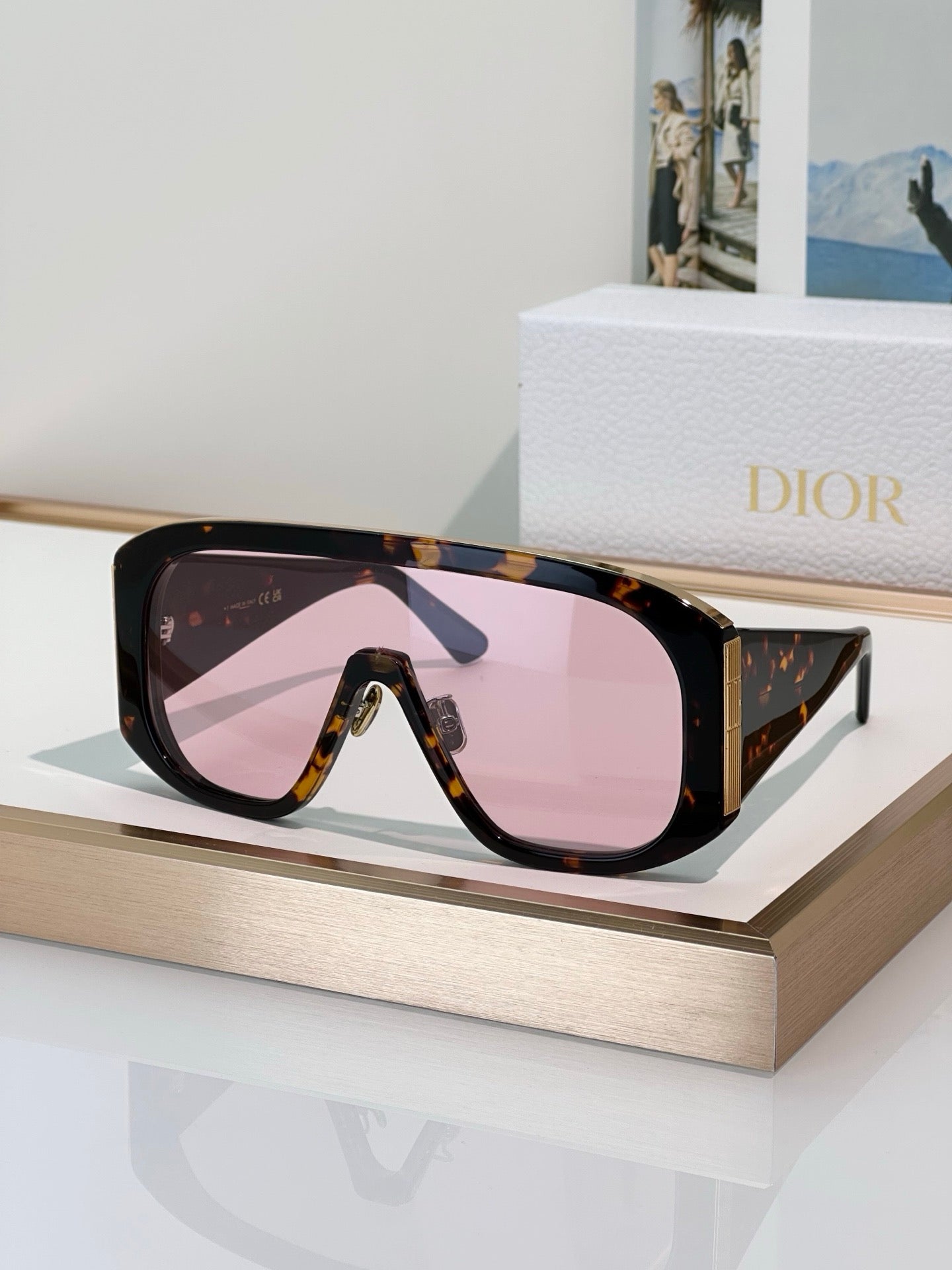 DIOR DiorGraphique M2U Shield Sunglasses ✨