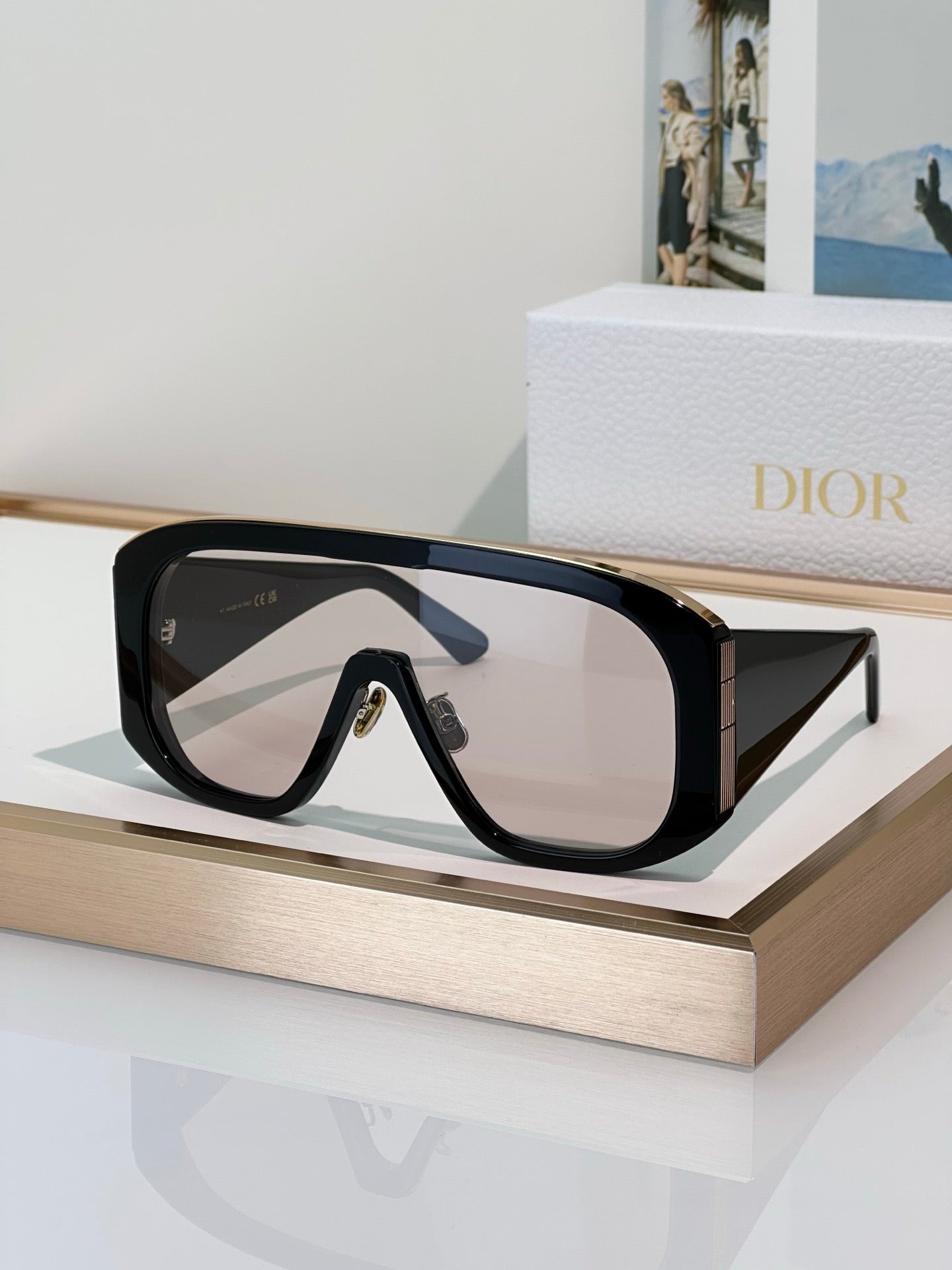 DIOR DiorGraphique M2U Shield Sunglasses ✨