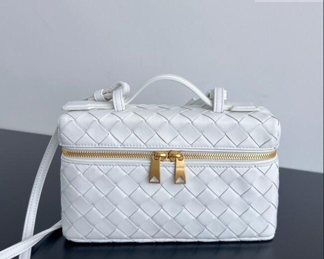 Bottega Veneta Bang Bang Vanity Case in Intrecciato Leathers 💚
