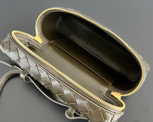 Bottega Veneta Bang Bang Vanity Case in Intrecciato Leathers 💚