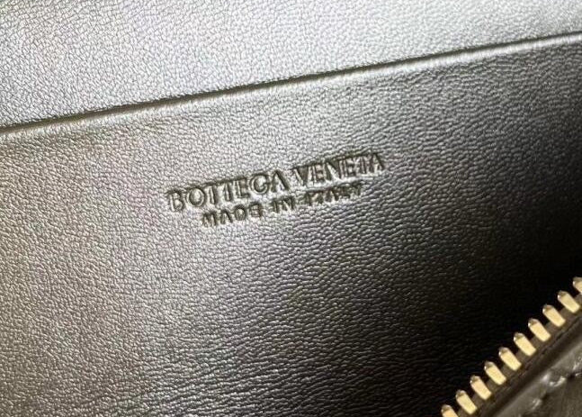 Bottega Veneta Bang Bang Vanity Case in Intrecciato Leathers 💚