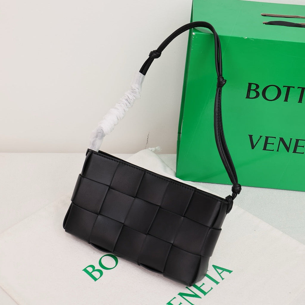 Bottega Veneta Small Cassette Small Intreccio leather bag 💚