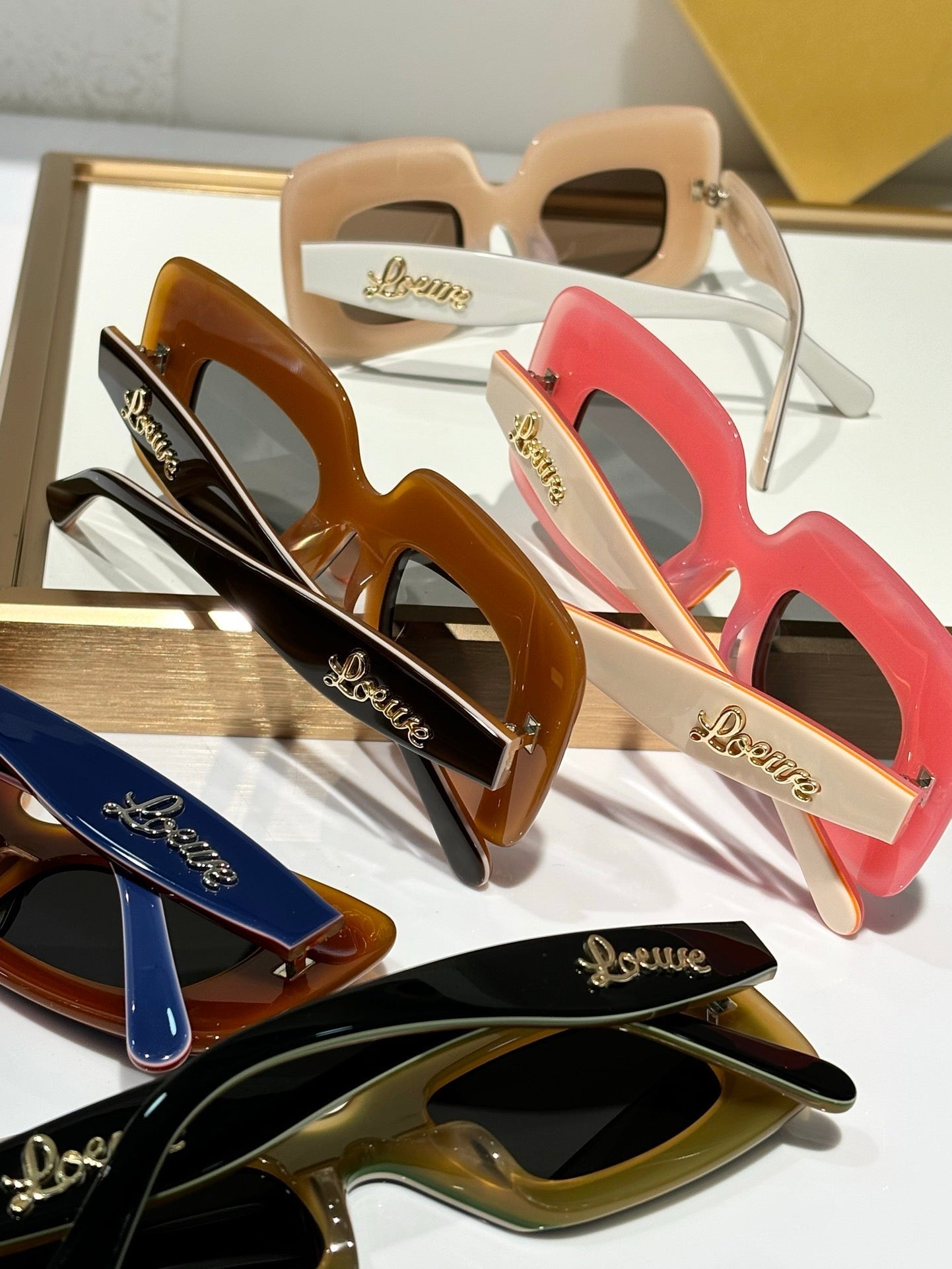 LOEWE x Paula's Ibiza  LW 40139U Unisex Sunglasses  ✨