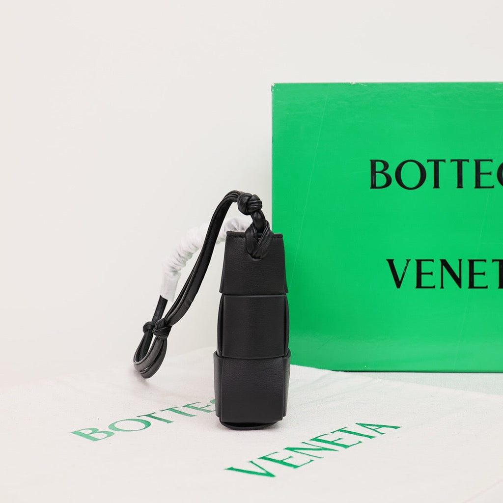Bottega Veneta Small Cassette Small Intreccio leather bag 💚