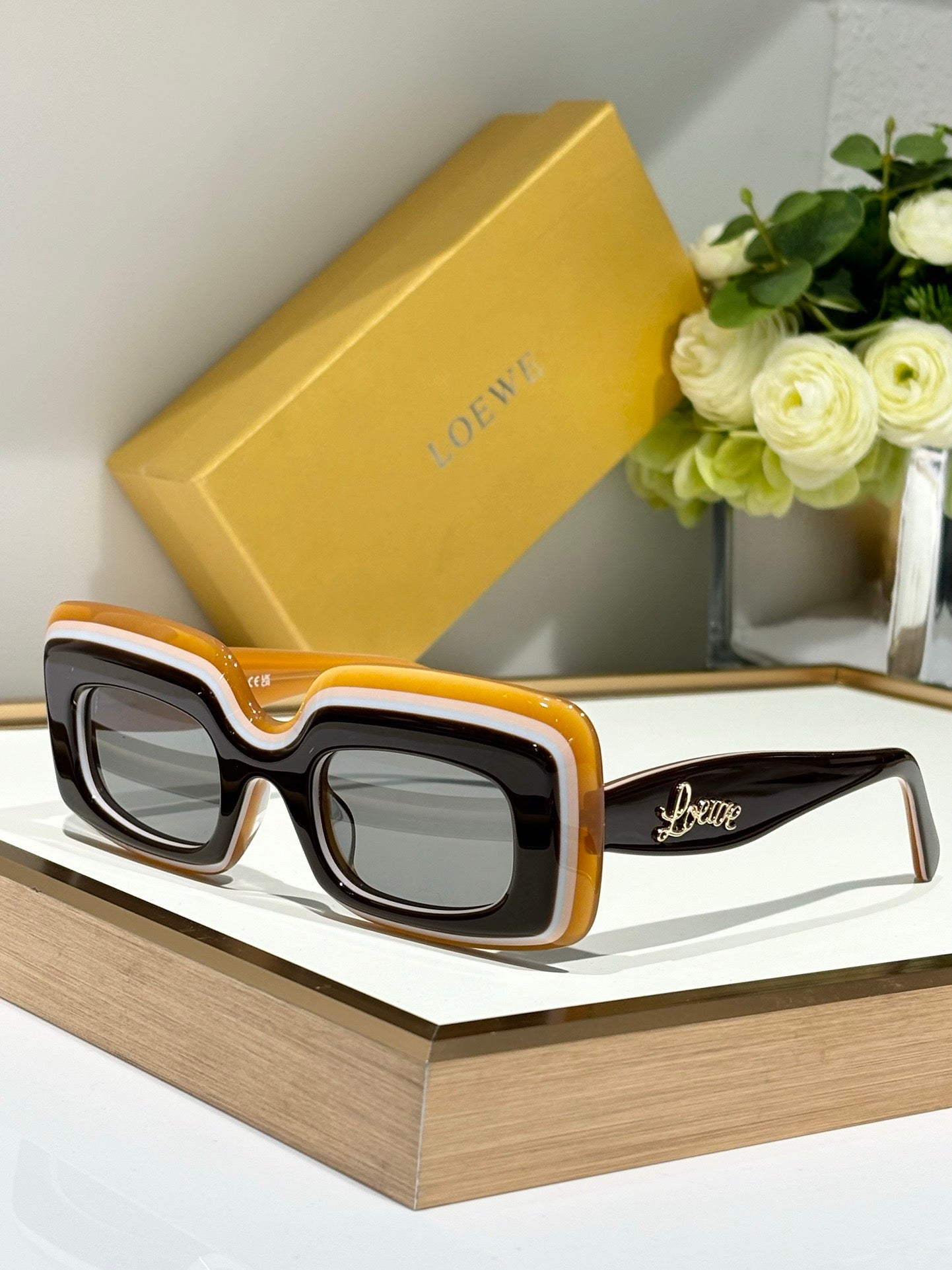 LOEWE x Paula's Ibiza  LW 40139U Unisex Sunglasses  ✨