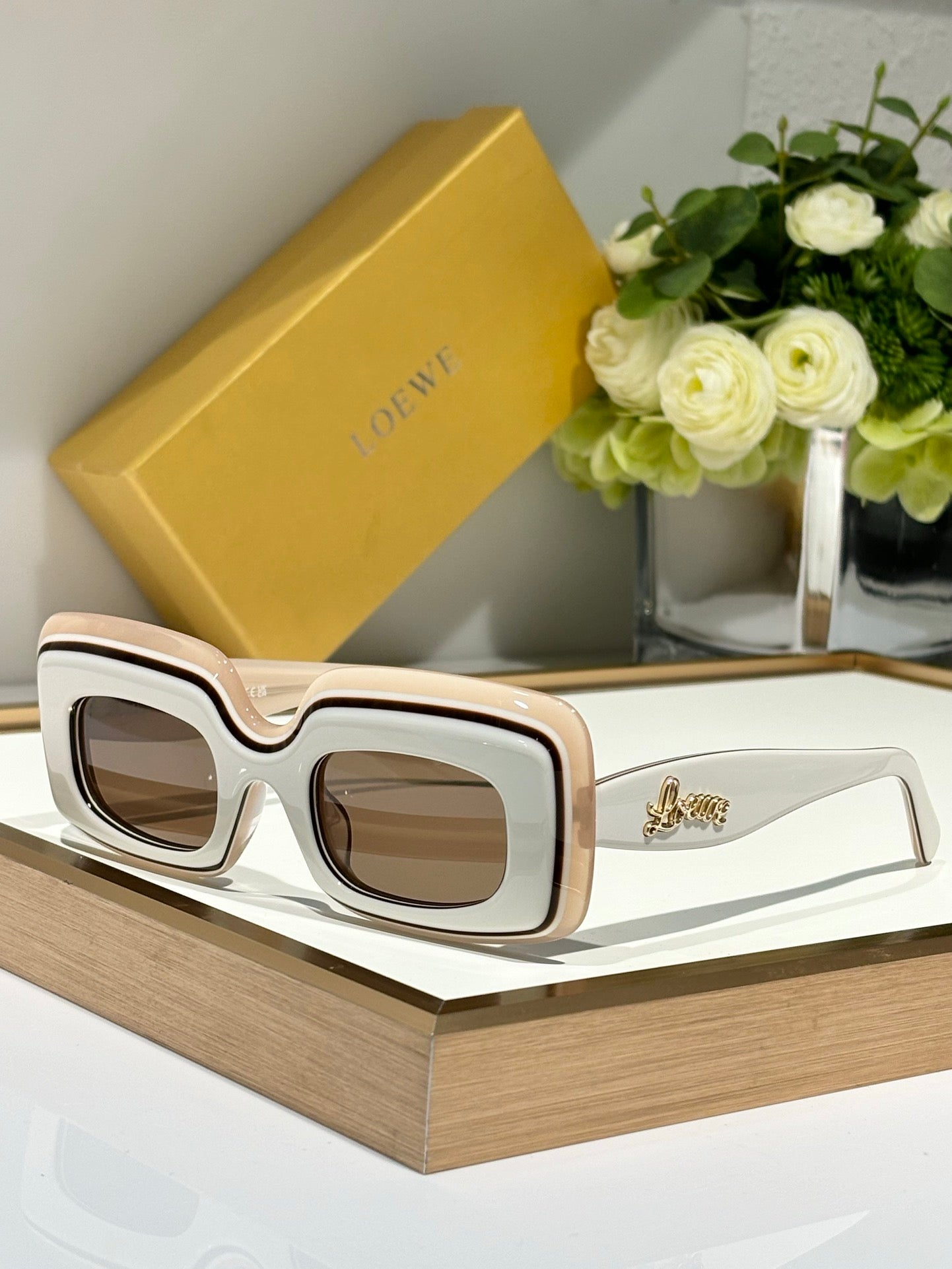 LOEWE x Paula's Ibiza  LW 40139U Unisex Sunglasses  ✨