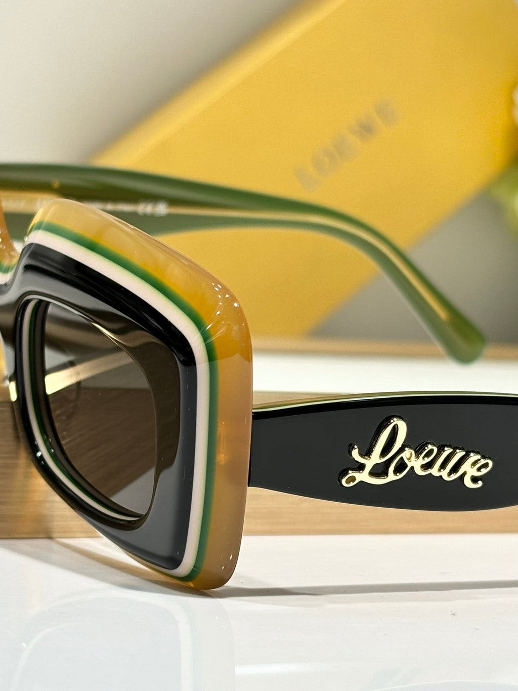 LOEWE x Paula's Ibiza  LW 40139U Unisex Sunglasses  ✨