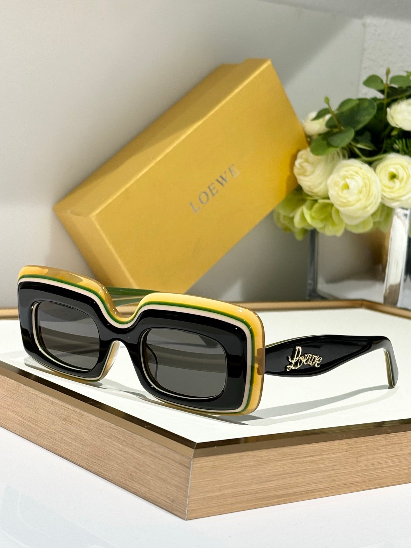 LOEWE x Paula's Ibiza  LW 40139U Unisex Sunglasses  ✨