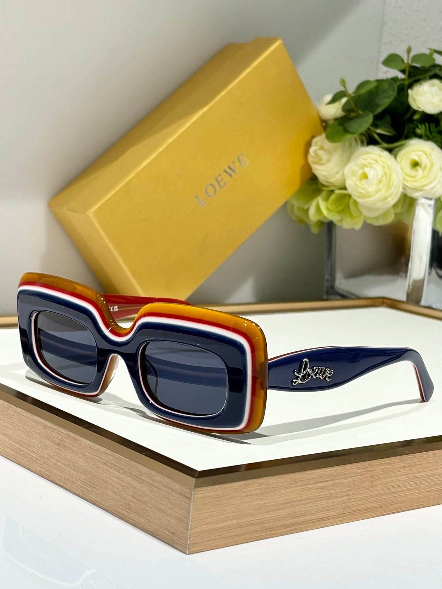 LOEWE x Paula's Ibiza  LW 40139U Unisex Sunglasses  ✨