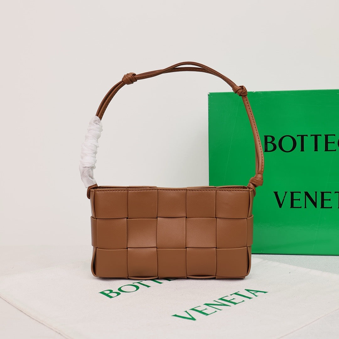 Bottega Veneta Small Cassette Small Intreccio leather bag 💚