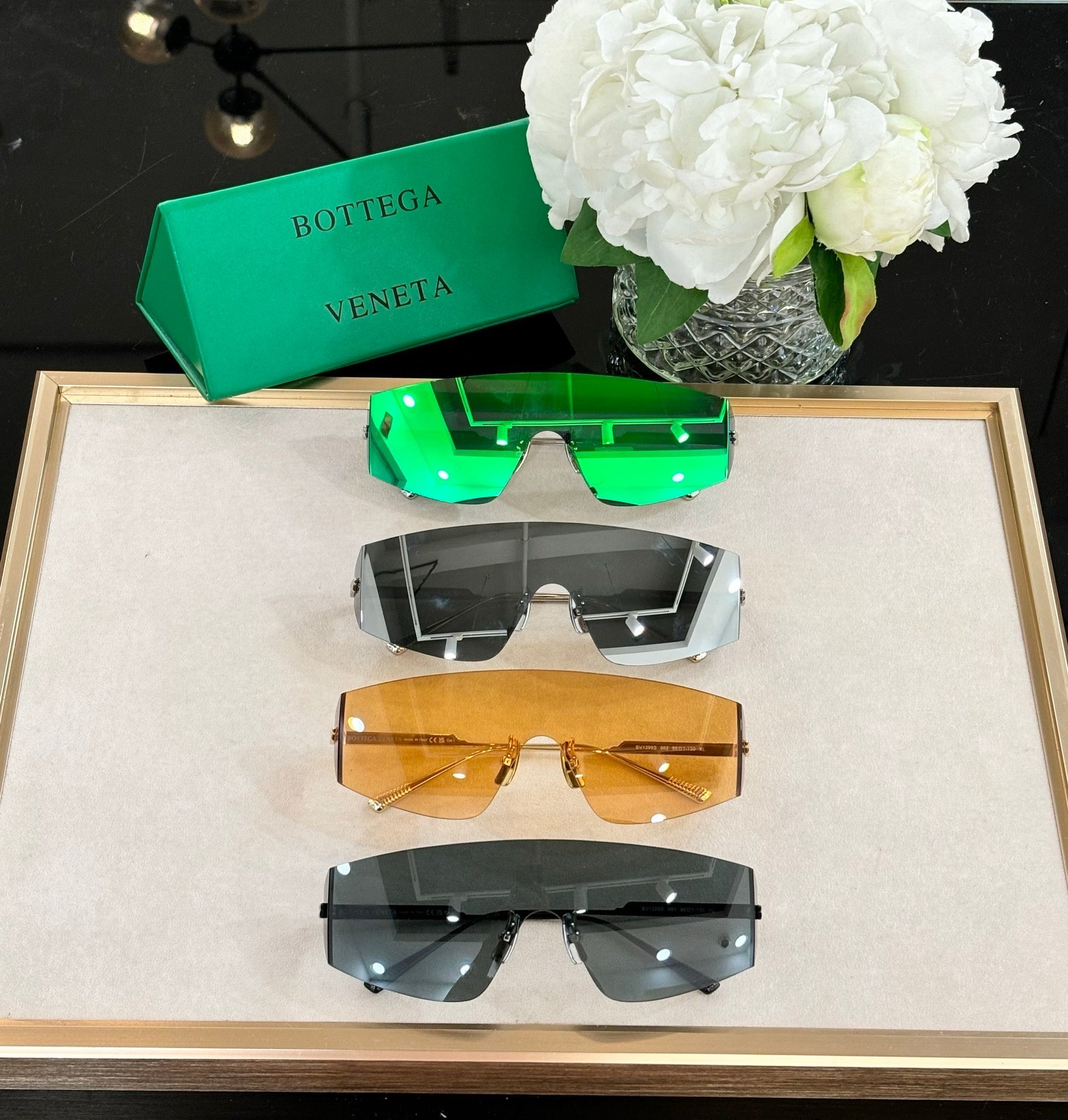 '-  BOTTEGA VENETA BV1299S Unapologetic Sunglasses💚
