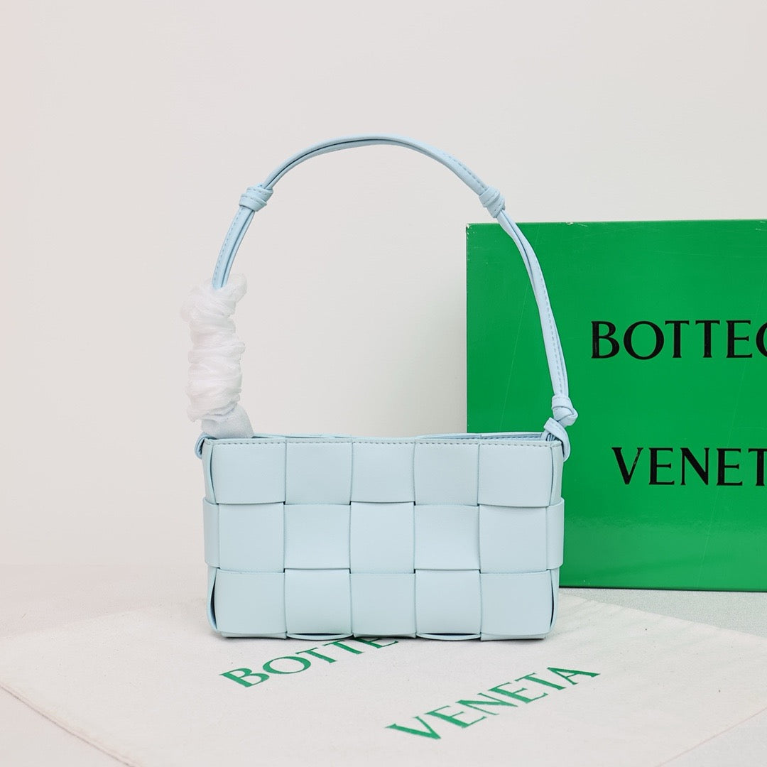 Bottega Veneta Small Cassette Small Intreccio leather bag 💚