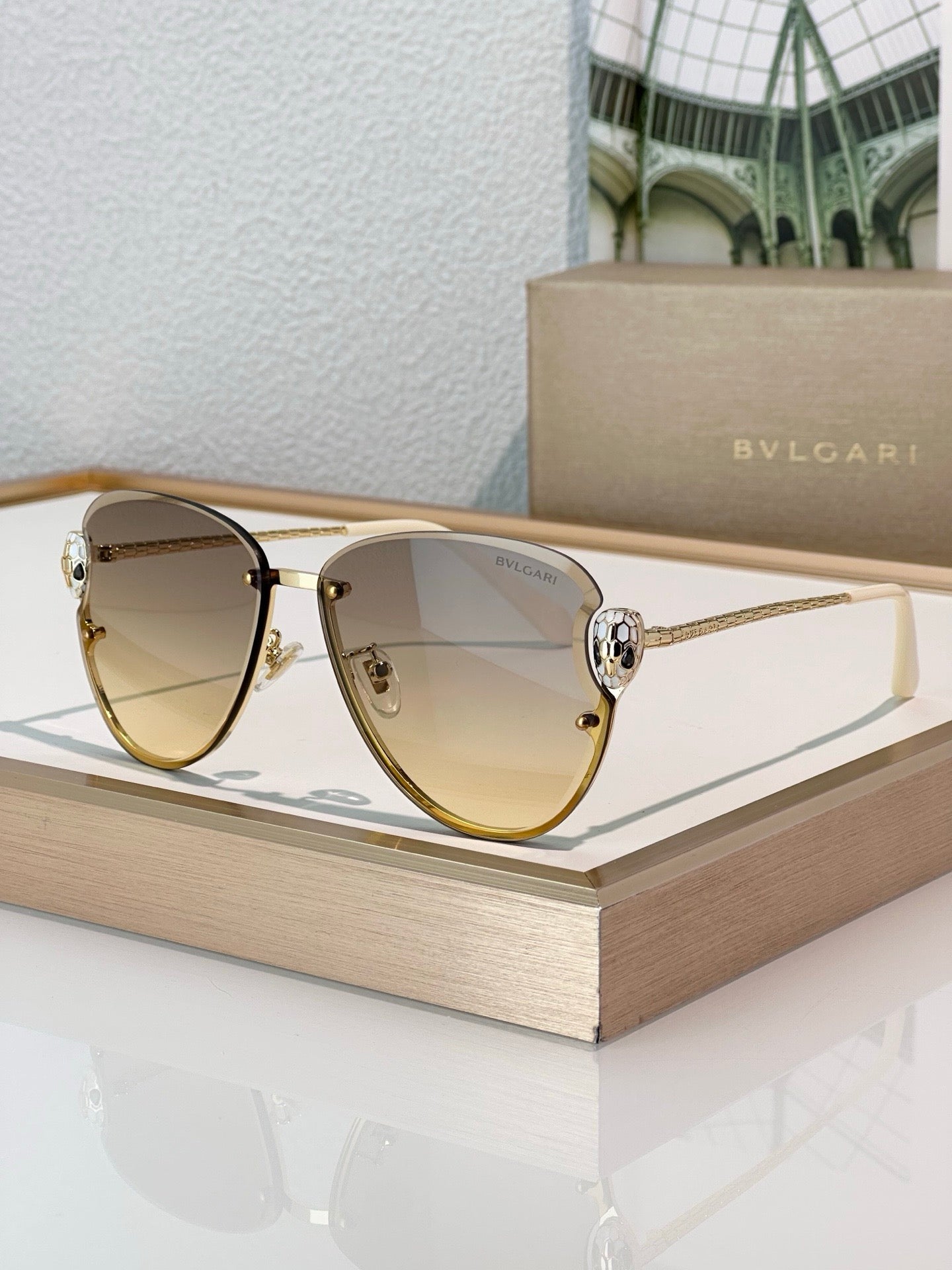 BVLGARI Bvlgari Serpenti 40079U   Women's Sunglasses ✨