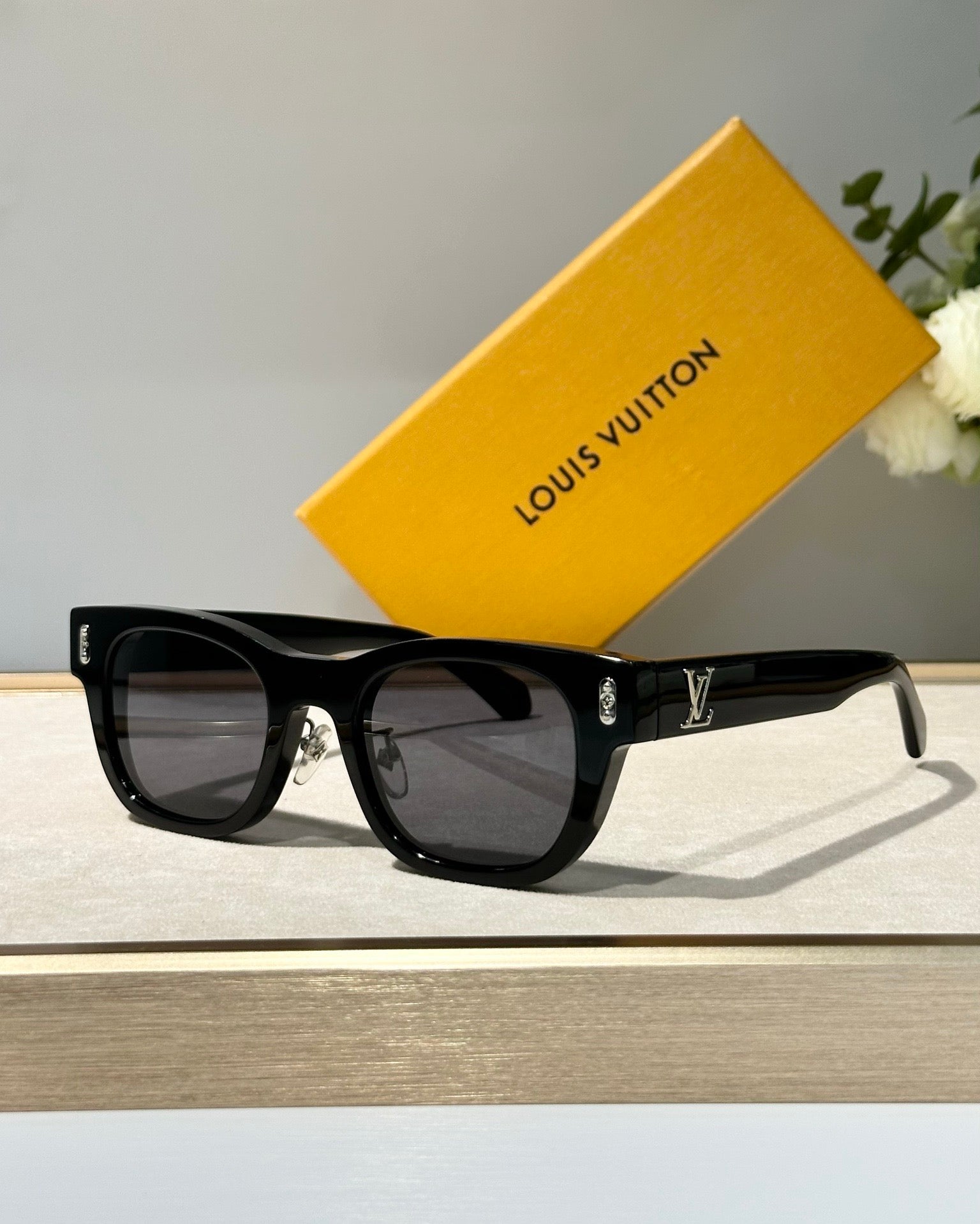 Louis Vuitton Z2184U New LV Confidence Square Round Sunglasses✨