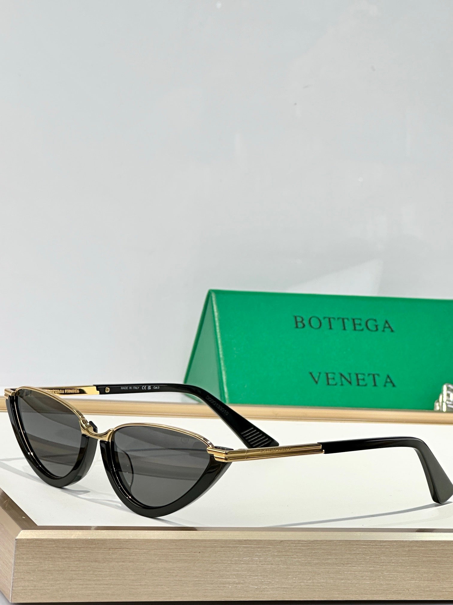 Bottega Veneta BV 1346S 001 Sunglasses 💚