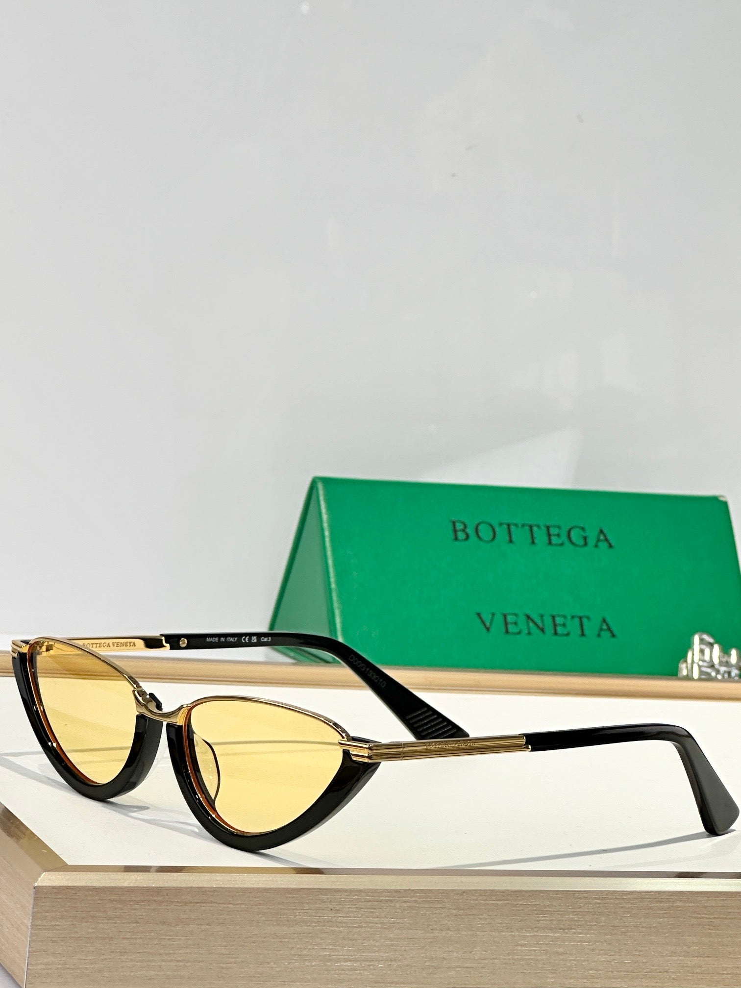 Bottega Veneta BV 1346S 001 Sunglasses 💚