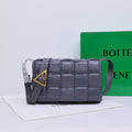 Bottega Veneta Classic size Padded Cassette leather bag 💚