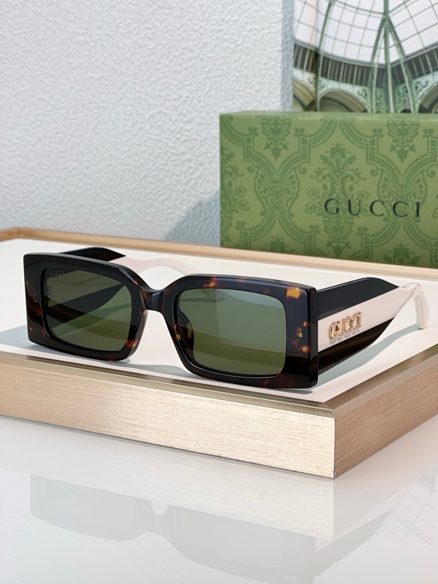 Gucci 1860S Logo-Print Rectangular Sunglasses ✨