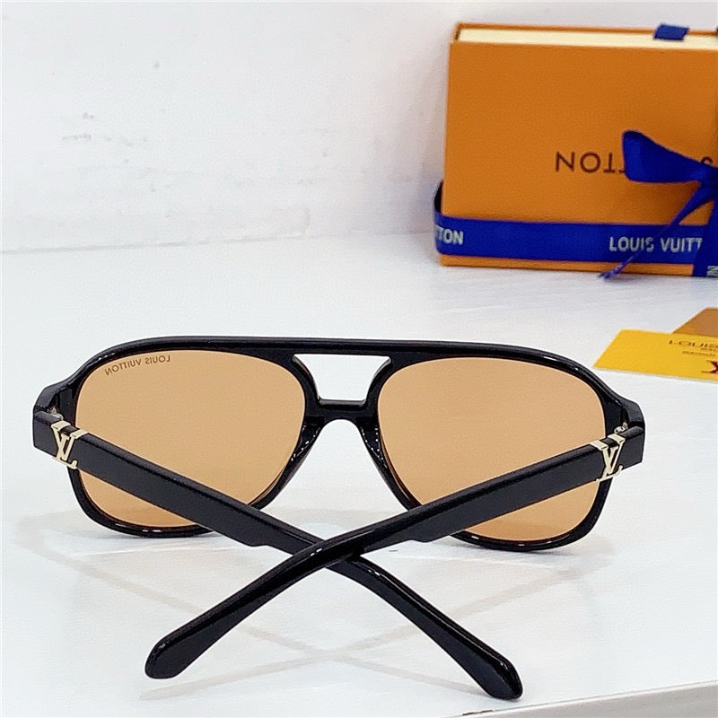Louis Vuitton Z2898U LV Hit  Sunglasses ✨