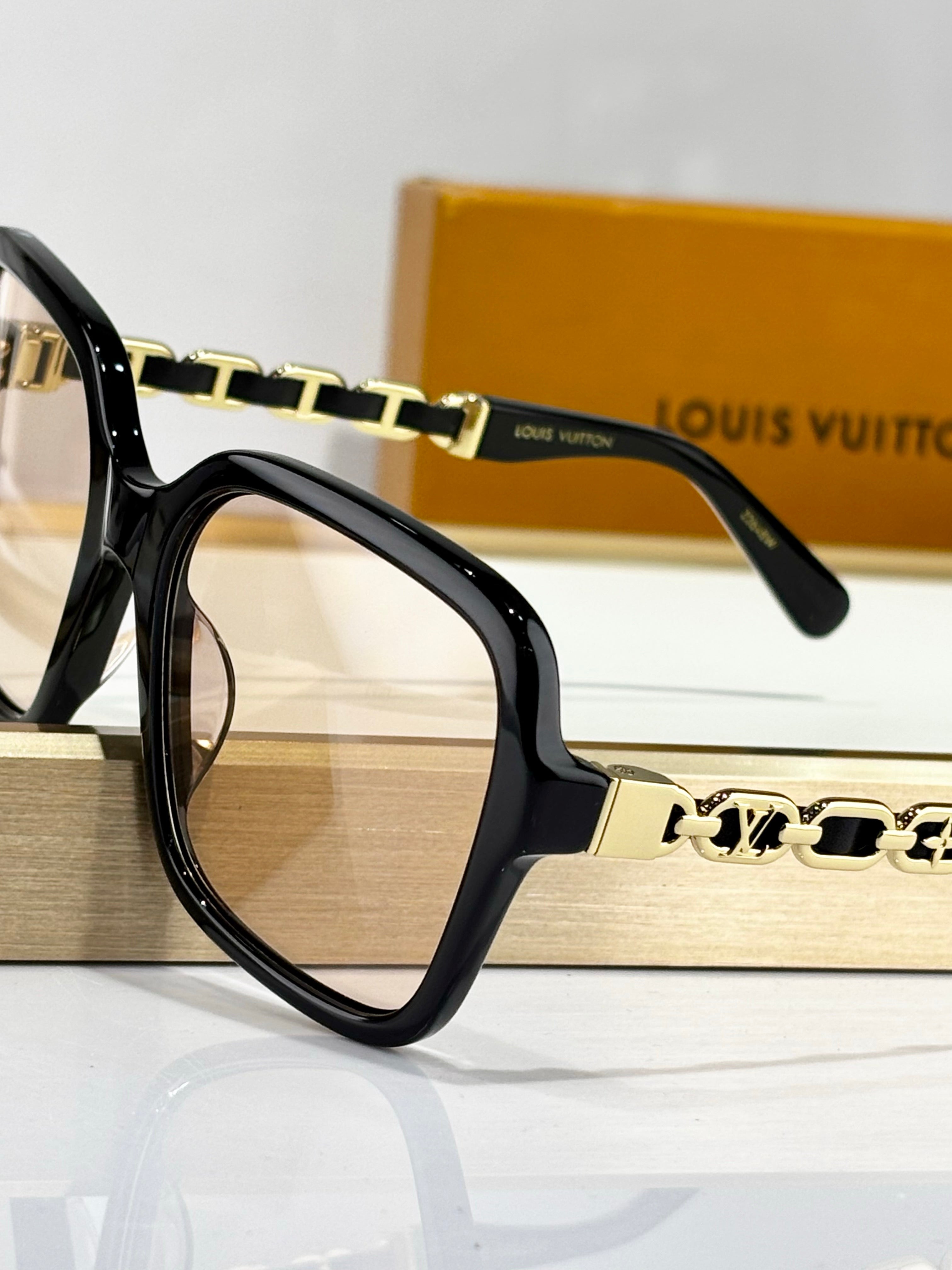 Louis Vuitton MZ2648W My LV Chain Braided Maxi Square Sunglasses✨