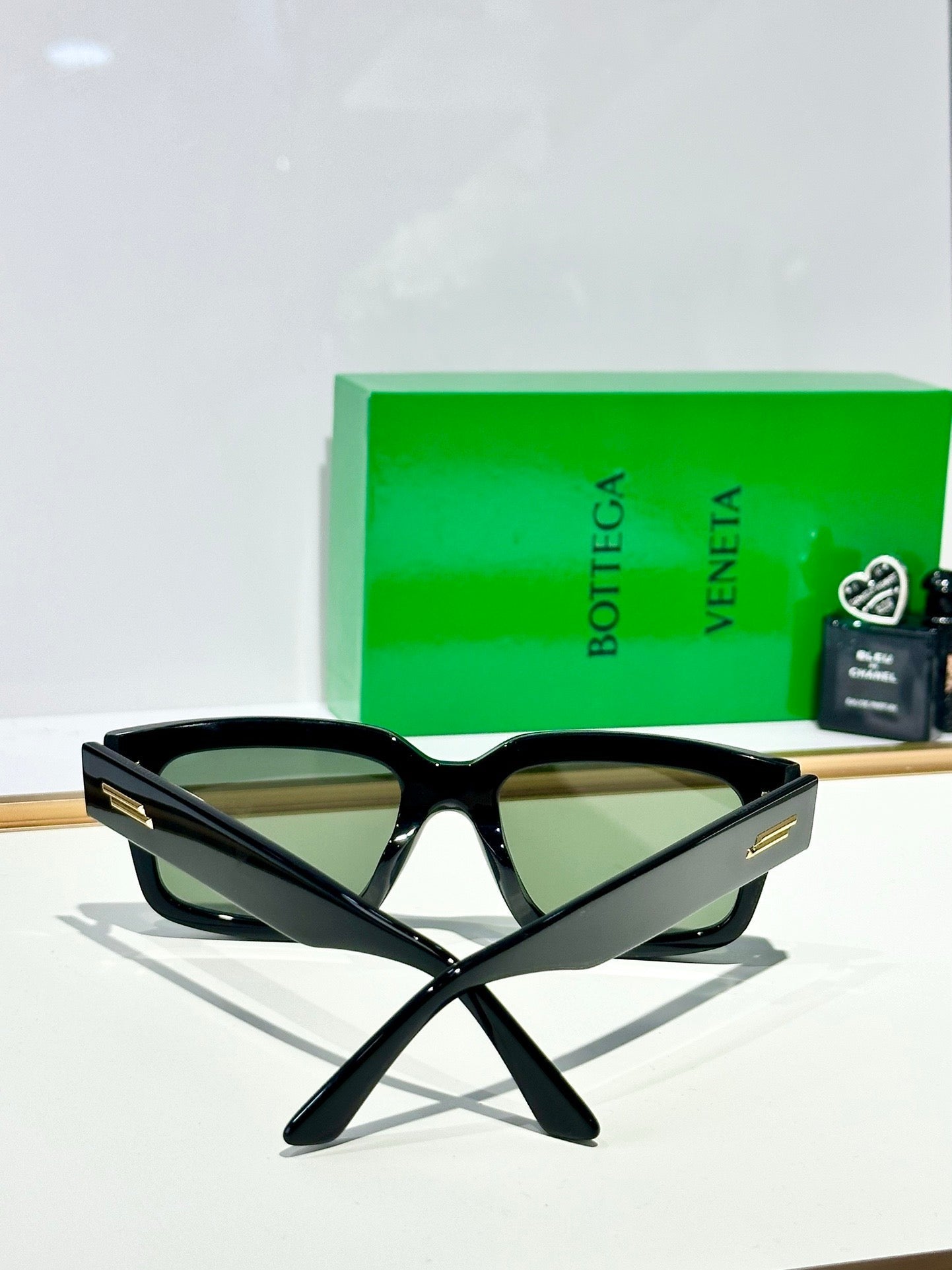 BOTTEGA VENETA BV1359  Sunglasses💚