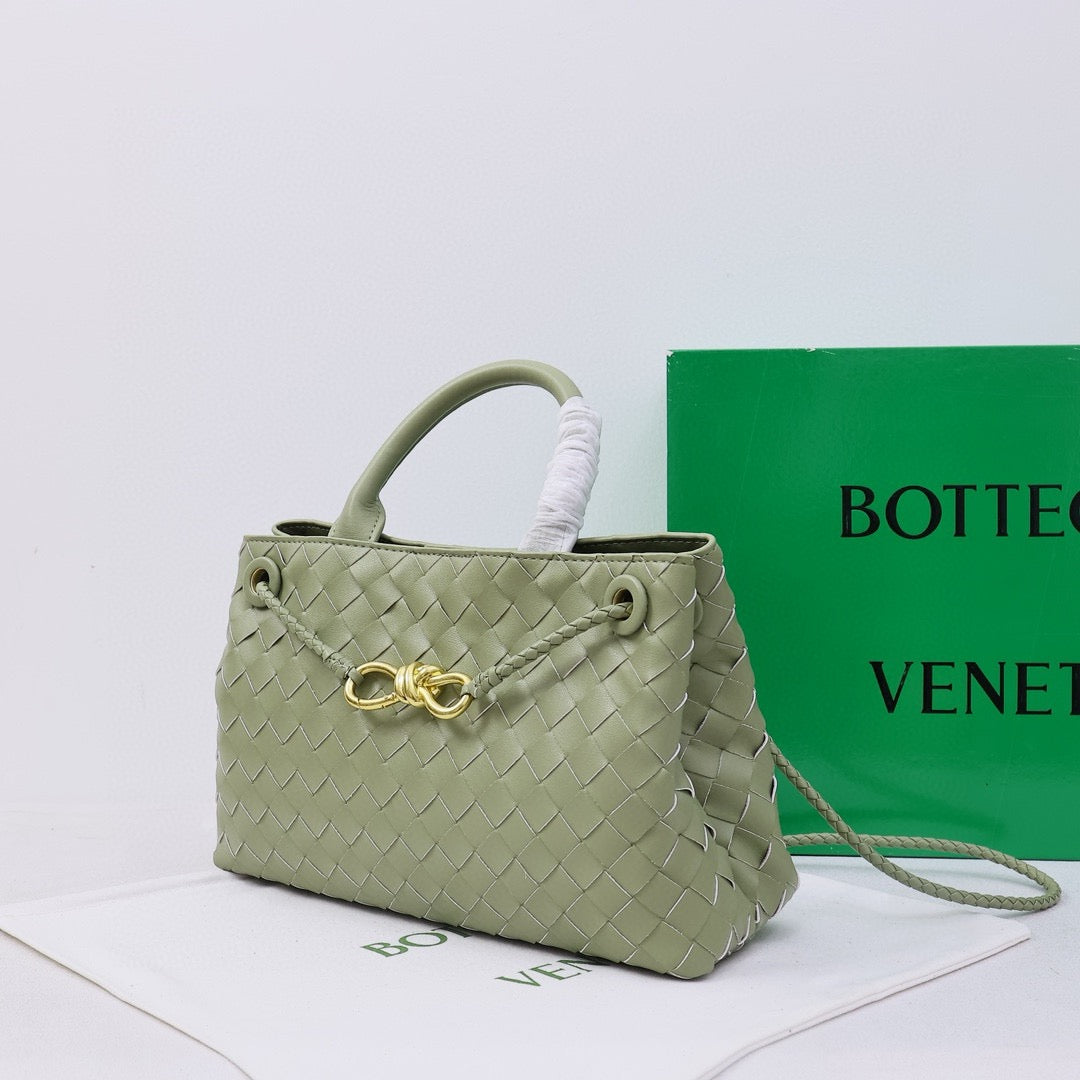 '- Bottega Veneta Small Andiamo leather bag 💚