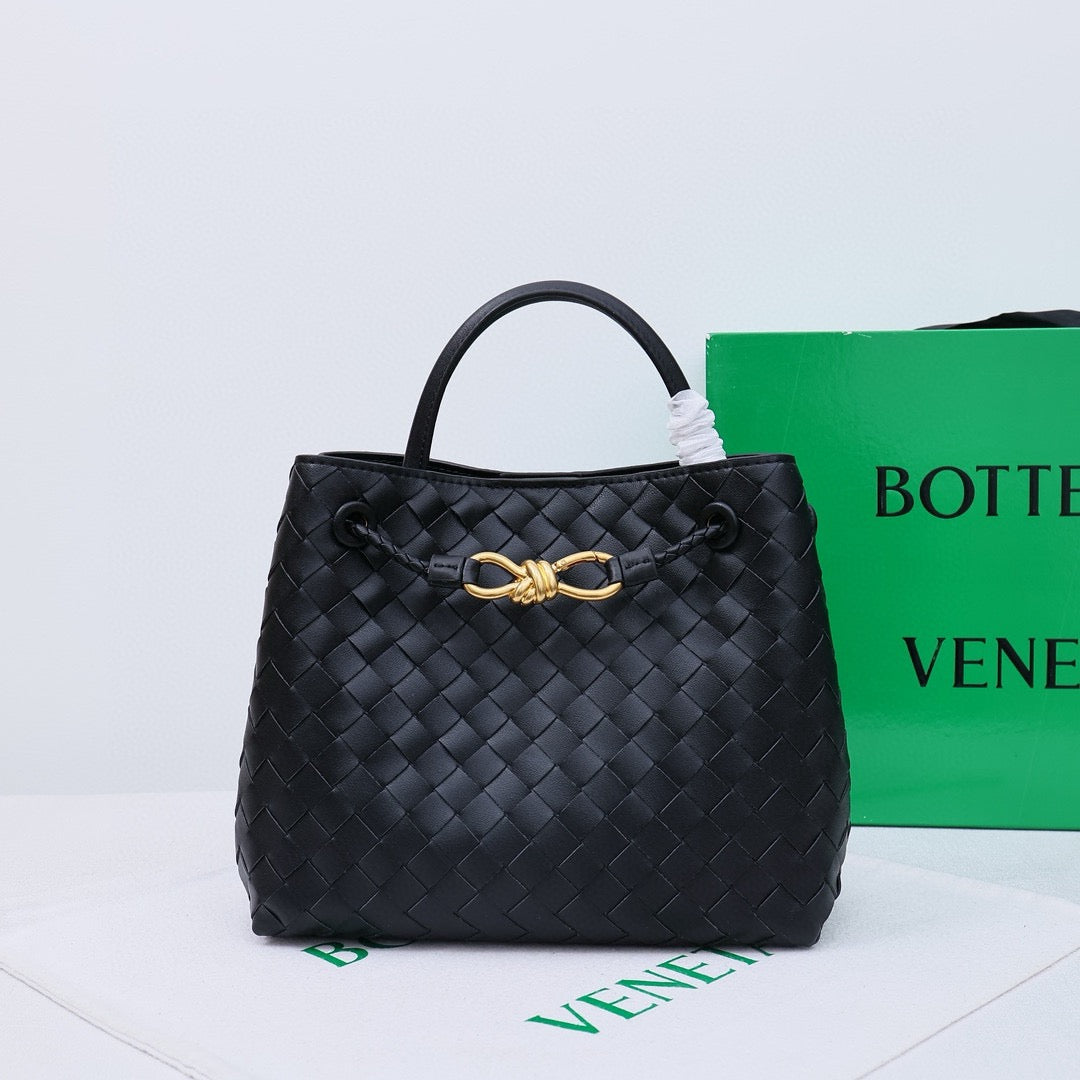 Bottega Veneta Medium Andiamo leather bag 💚