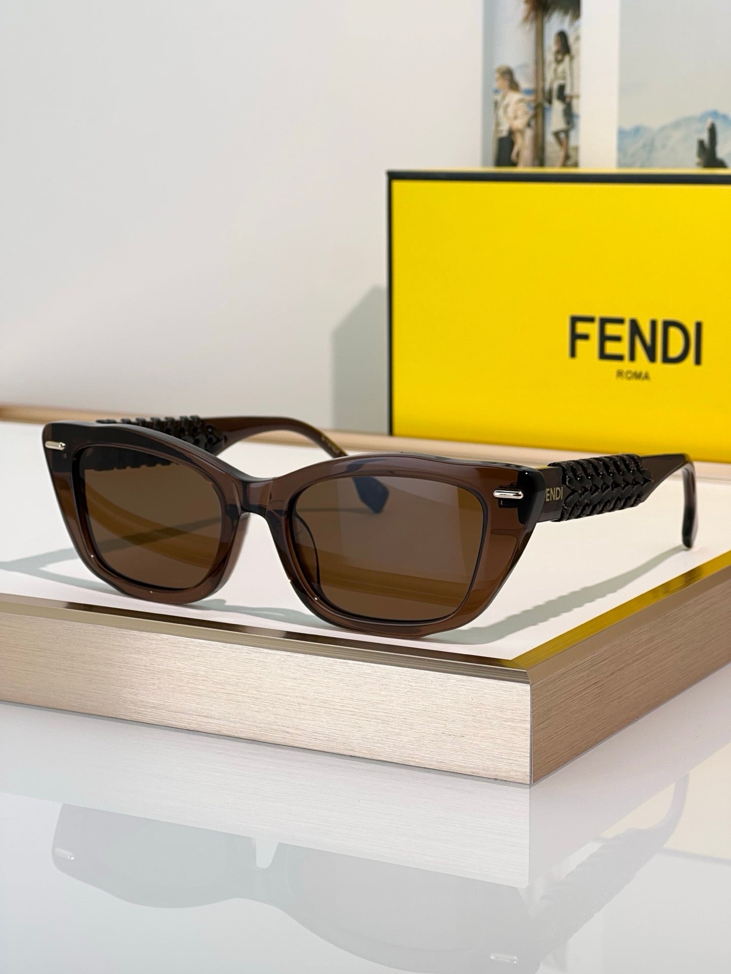 FENDI FF FENDI INTERLACE FE40171I Sunglasses✨