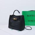 Bottega Veneta Medium Andiamo leather bag 💚