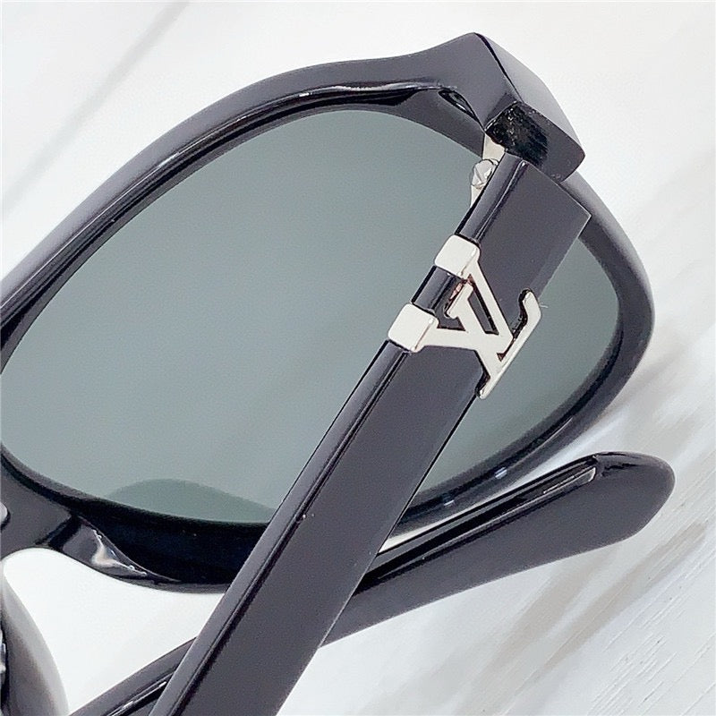 Louis Vuitton Z2898U LV Hit  Sunglasses ✨