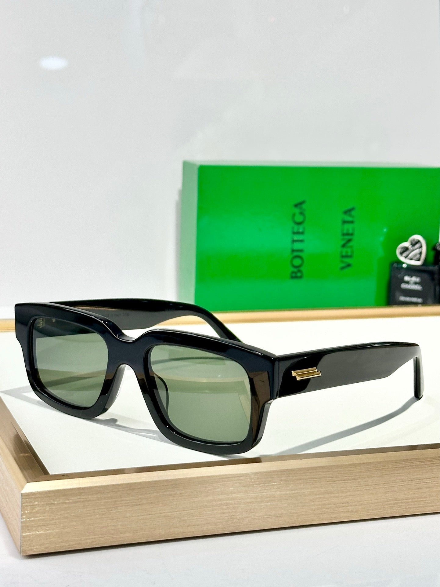 BOTTEGA VENETA BV1359  Sunglasses💚