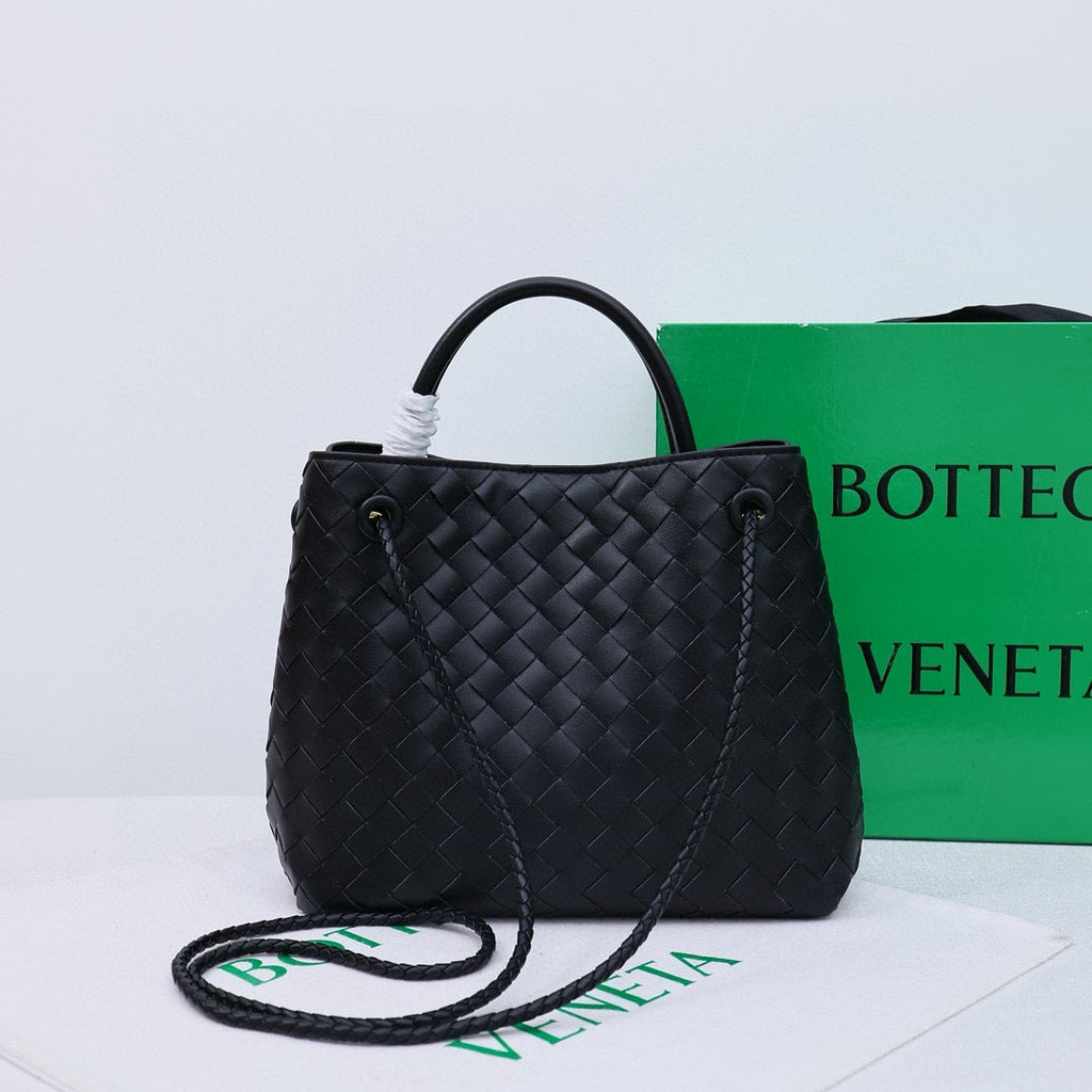 Bottega Veneta Medium Andiamo leather bag 💚