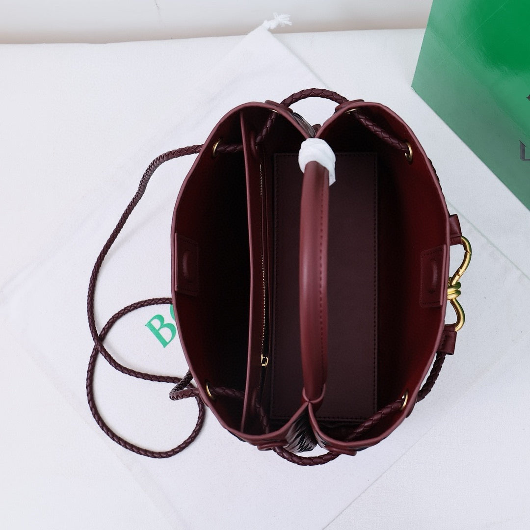 Bottega Veneta Medium Andiamo leather bag 💚