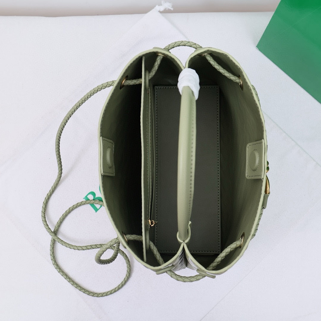Bottega Veneta Medium Andiamo leather bag 💚