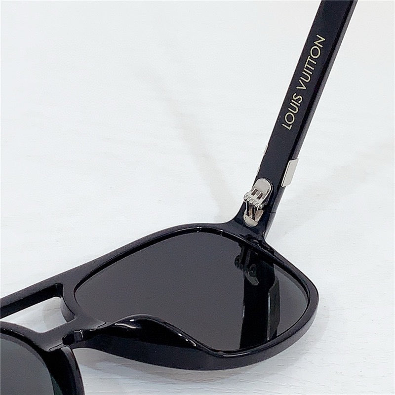 Louis Vuitton Z2898U LV Hit  Sunglasses ✨