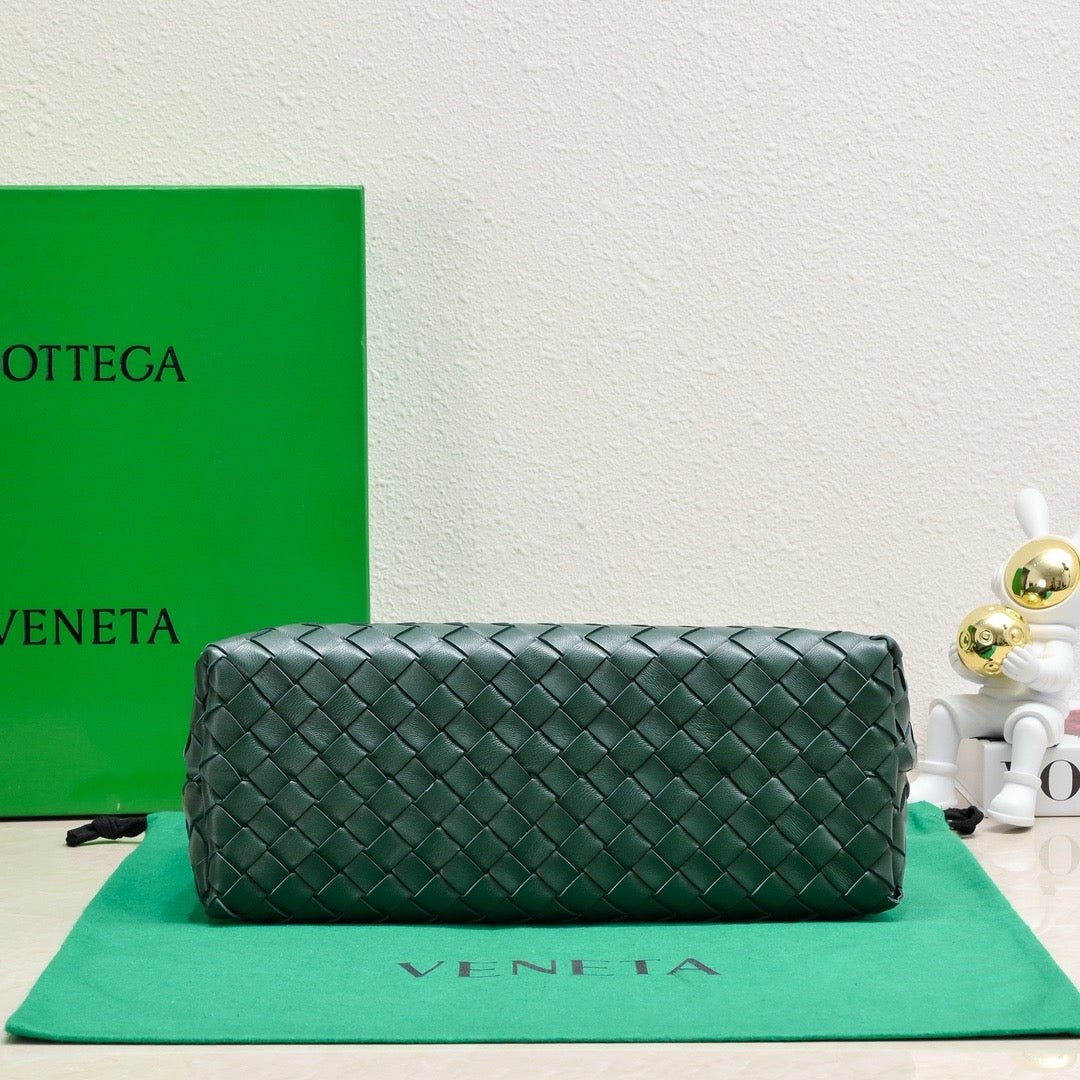Bottega Veneta Medium Andiamo leather bag 💚