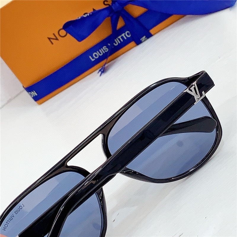 Louis Vuitton Z2898U LV Hit  Sunglasses ✨