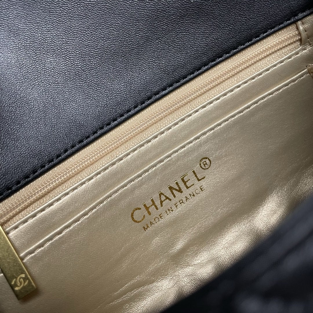 '-  CHANEL  Flap Bag Beige Gold Ball 20cm ✨